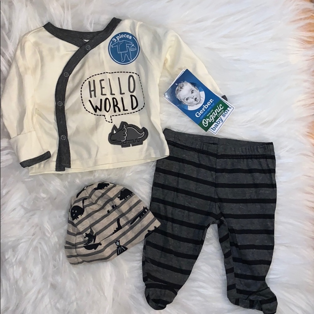 “HELLO WORLD” Gerber 3piece set!